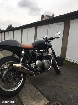 Triumph thruxton