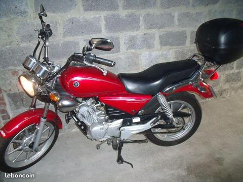 Moto YAMAHA 125 cc