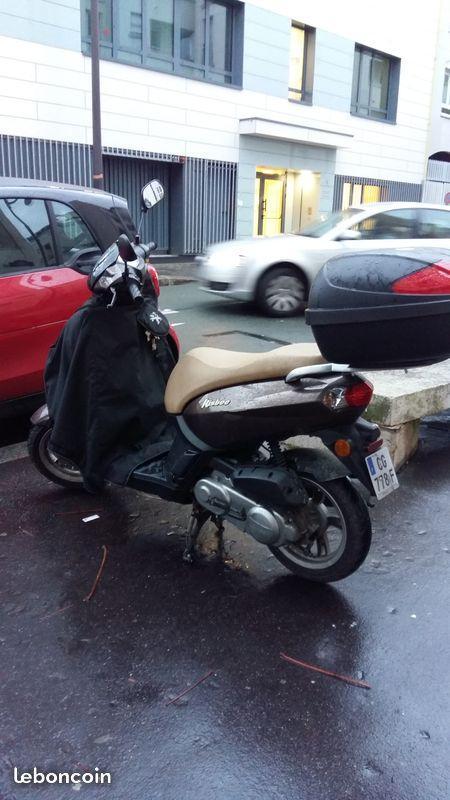 Scooter moteur H.S pour pièces