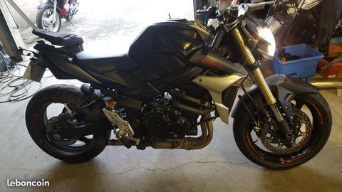 Suzuki 750 gsr glisse