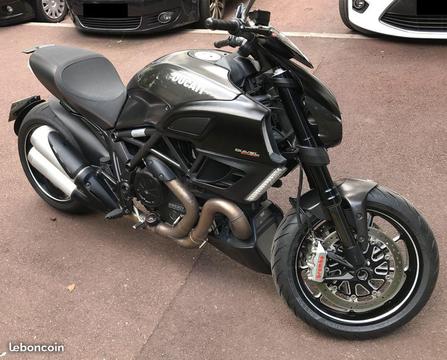 Ducati diavel 1200 carbon black full 162 cv