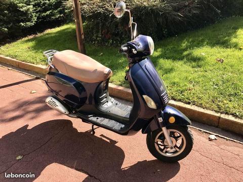 Scooter 50 cc chinois type VESPA Moteur neuf