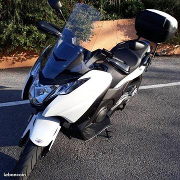 Honda integra 750