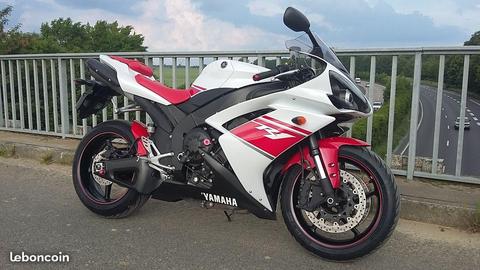 Yamaha 1000 R1