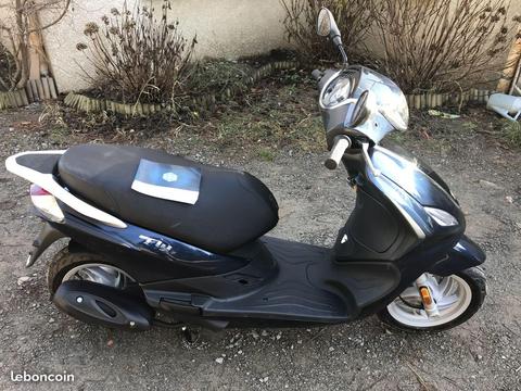 Scooter Piaggio Fly 50 4T / Neuf / 50cm3