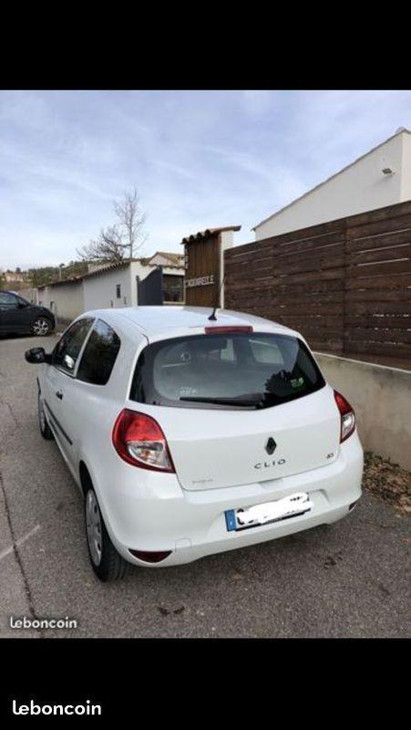Clio 3 société 75cv état neuf