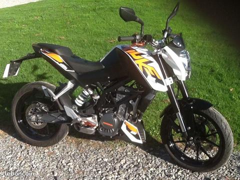 KTM Duke 125 ABS 2,400kms 1 ère main