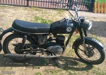 125 wsk modèle 1982 marque polonaise
