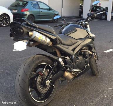 Suzuki GSR 600 Full black