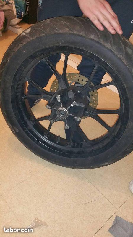 roue moto derbi