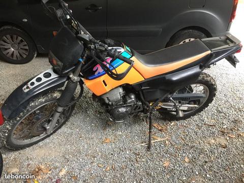 Yamaha XT 600 3tb bonne base café racer