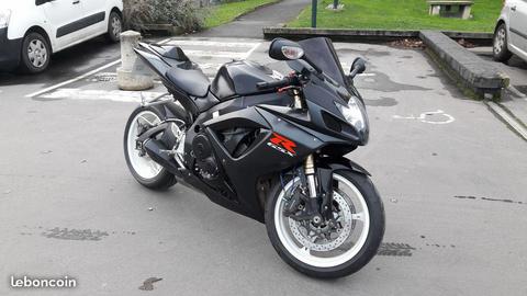 GSXR600 FULL BLACK 2007 (échange possible)