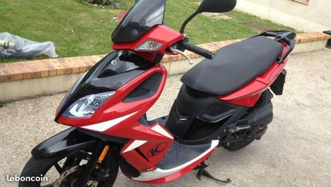Scooter kymco 2T super 8 avec carte grise