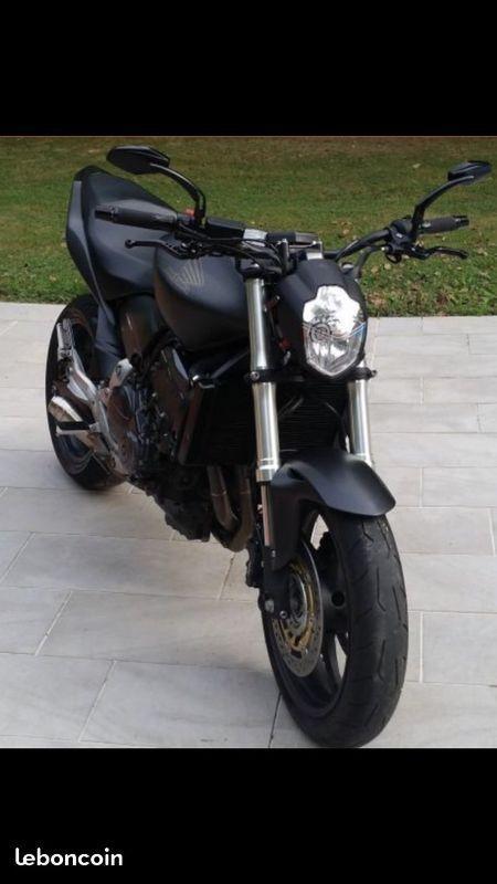 Honda Hornet noir mat