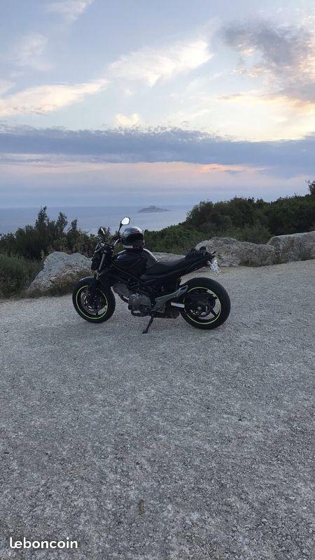 Suzuki gladius a2 très bon état très peu de km