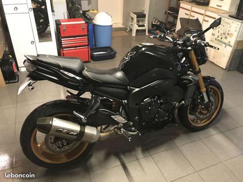 Moto Yamaha FZ8 R