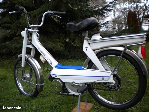 Mobylette motobecane M7