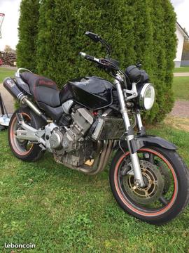 Hornet 900
