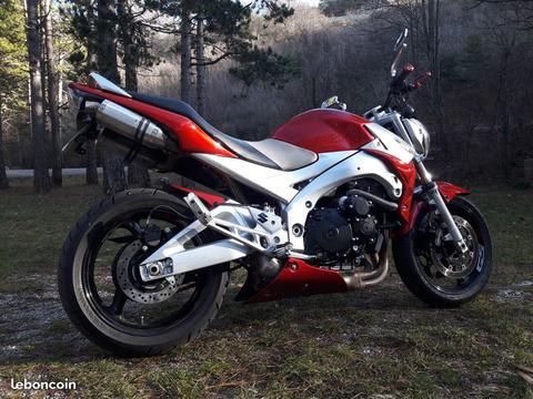 Suzuki GSR 600