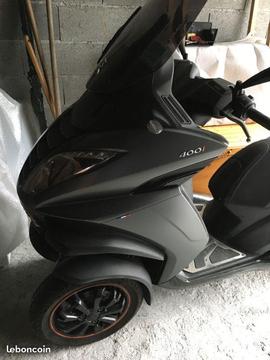 MÉTROPOLIS 400 RS