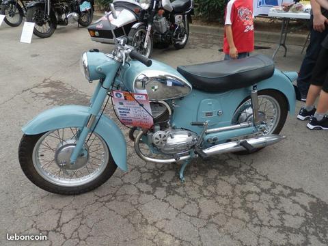 Moto PUCH 175 SV