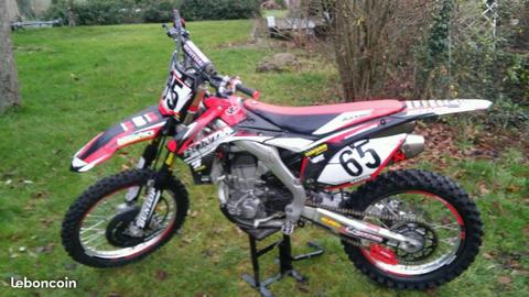 Très belle moto cross 450 CRF