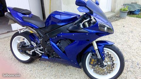 Yamaha R1