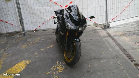 Kawasaki Ninja ZX-6R 636 2006 Black & Gold Full
