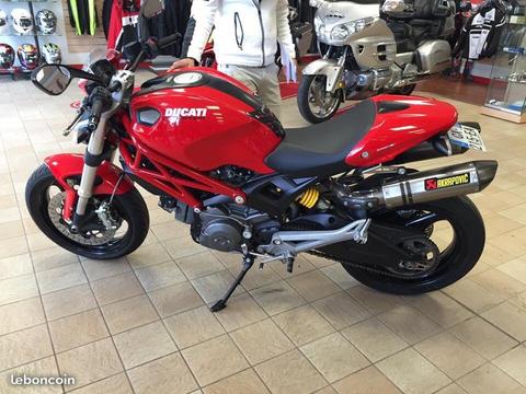 DUCATI MONSTER 696