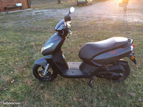 Scooter Peugeot Kisbee RS