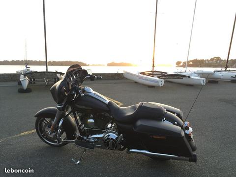 Harley Davidson FLHXS STREET GLIDE