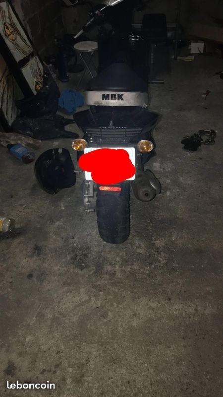 Scooter mbk booster 2016