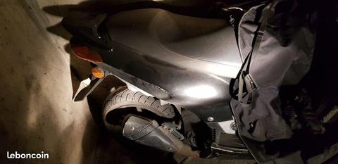 Scooter 50 CC Honda X8RS pour pièce ou bricoleur