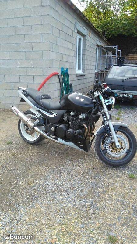 Kawasaki zr7. 750