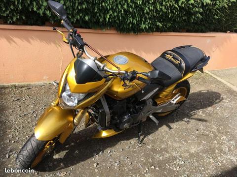 Superbe Honda Hornet R 2008 Edition full gold