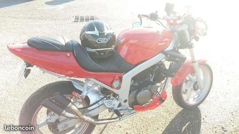 125 hyosung gt comet roadster ou echange bobber