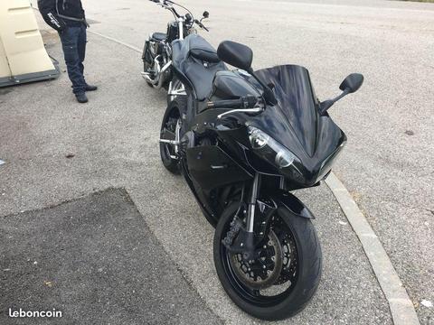 Yamaha r1