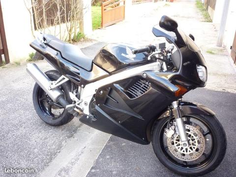 Honda vfr 750 f rc36