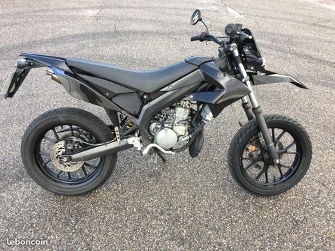 Derbi 50 supermotard 2011