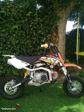 Moto ycf