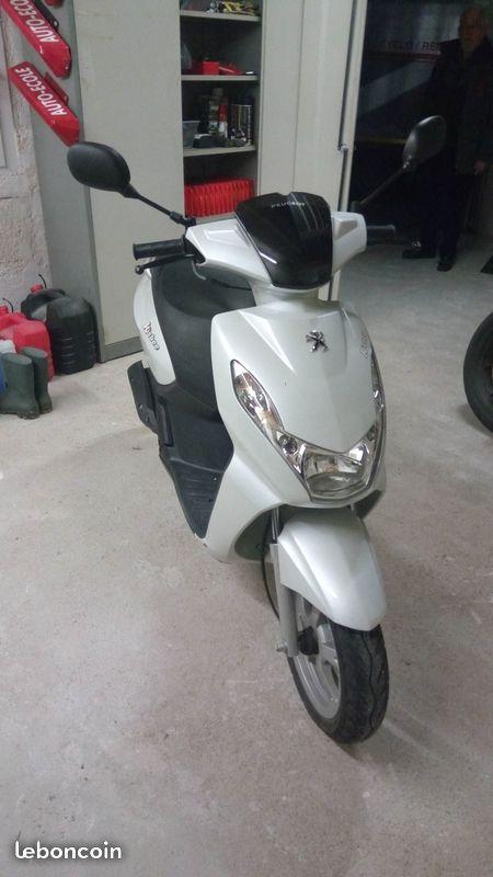 Scooter Peugeot Kisbee 4T