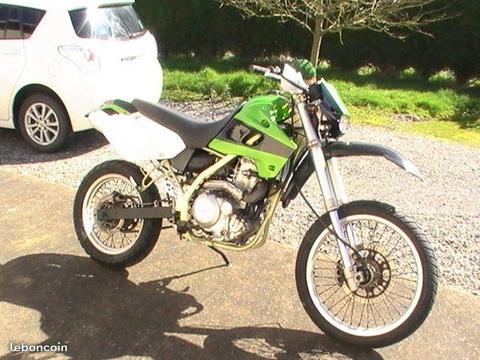 Moto Kawasaki KLX C 650