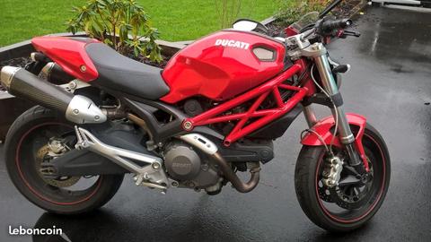Ducati 696+ monster