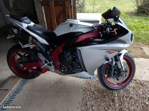 Yamaha r1