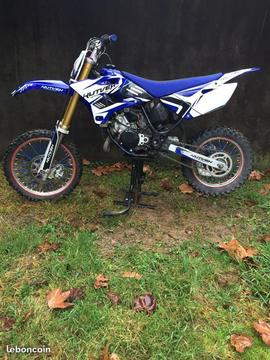 85 yz 2010 état proche du neuf