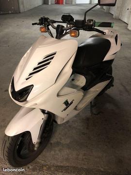 Scooter mbk nitro