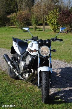 Honda 600 CBF comme neuve avec seulement 8658 km