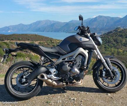 Yamaha MT09 gris Mat 2014
