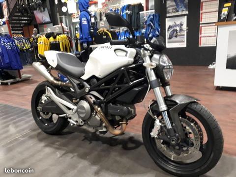Ducati 696 monster