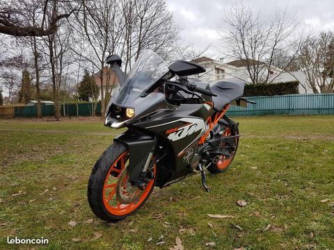 KTM RC 125 comme neuve 3050 kms
